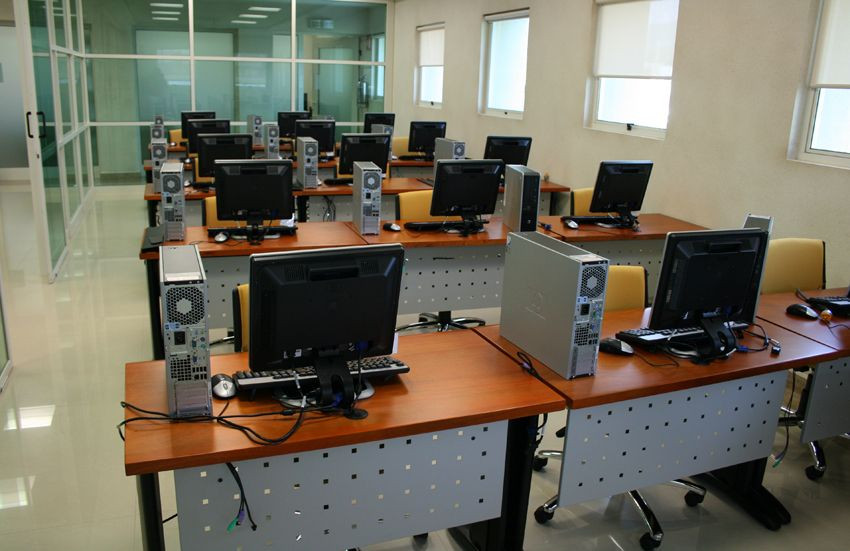 Galería de Módulos Rectos para Sala de Capacitación Línea Cassel