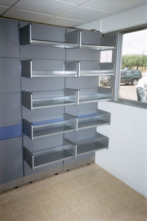 Galería de Pared de Paneles MS con entre paños bajos Ms para guardado