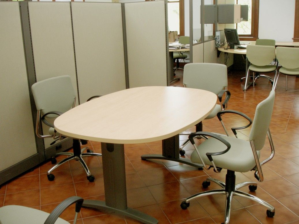 Galería de Mesa Oval para Juntas Línea Cassel