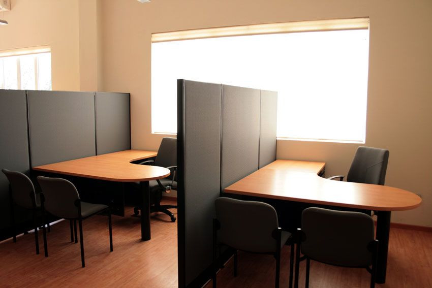 Galería de Escritorios en "L" con paneles Divisorios Linea MS