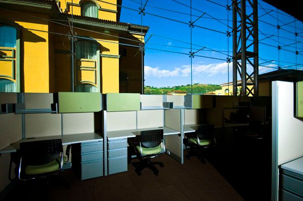 Galería de Módulos Rectos con Cajonera pedestal 2 cajones papeleros y uno de archivo, Flipper door y Entrepaño bajo