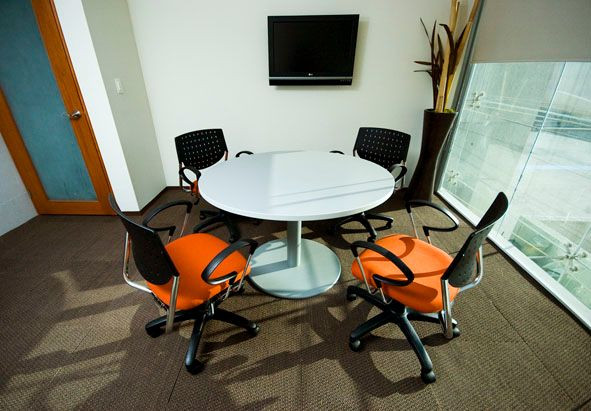 Galería de Mesas de juntas Base de plato Línea MT